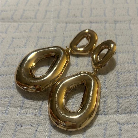 Elegant Gold Drop Earrings - Picture 2 of 5